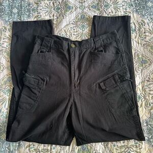 Black vintage y2k/90s cotton cargo pants